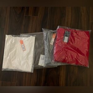 Women’s 1 x bundle. 2 shirts, 1 sweatpants, 1 dress/ tunic. 4 pieces